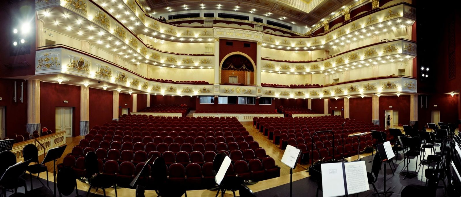 Самарский театр оперы и балета внутри
